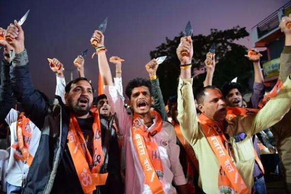 في سابقة... زعيم ديني من الهند يدعو الهندوس لغزو مكة وهدم الكعبة (التفاصيل)